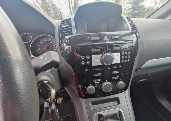 Opel Zafira cena 19777 przebieg: 218000, rok produkcji 2011 z Krynki małe 326